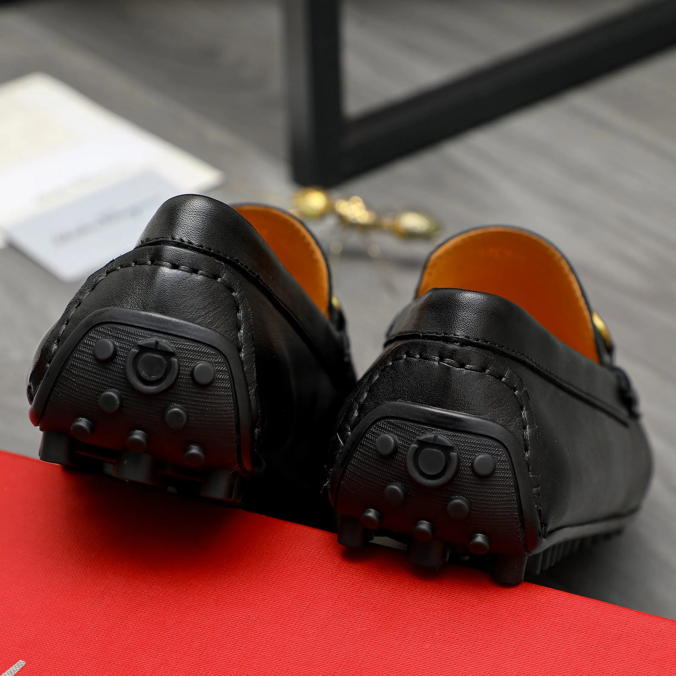 Men's shoes 💰400 Product trademark: Ferragamo "Ferragamo" business slip-on shoes Regular size: 38-45 (45 is custom-made and non-returnable) Product materials: Selected high-quality cowhide upper, pigskin lining, rubber bean outsole